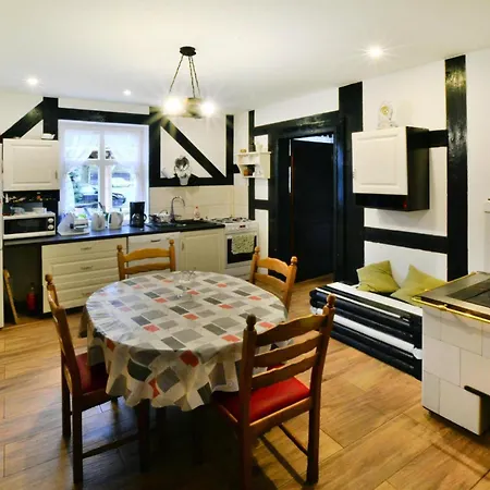Comfortable In The Middle Of A Forest, Stolpie Villa
