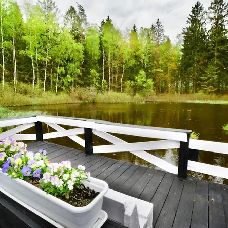 Villa Comfortable In The Middle Of A Forest, Stolpie *