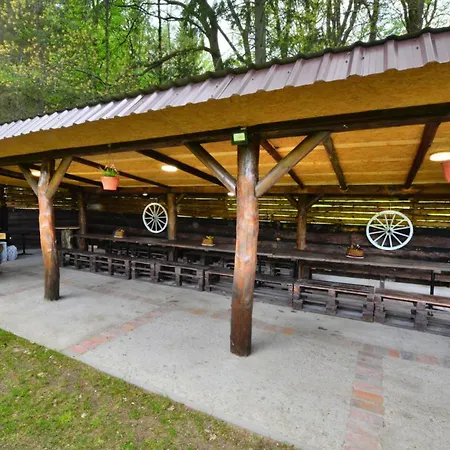 Comfortable In The Middle Of A Forest, Stolpie Villa *