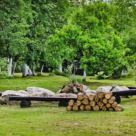 Villa Comfortable In The Middle Of A Forest, Stolpie *